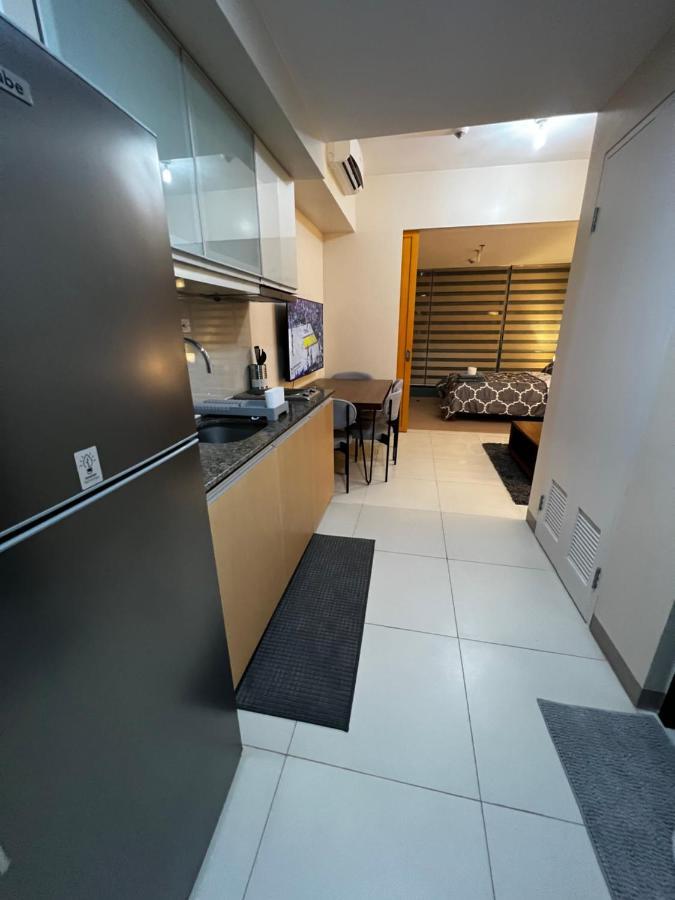 1 Bedroom Uptown Bgc Across Uptown Mall Manila Exterior foto