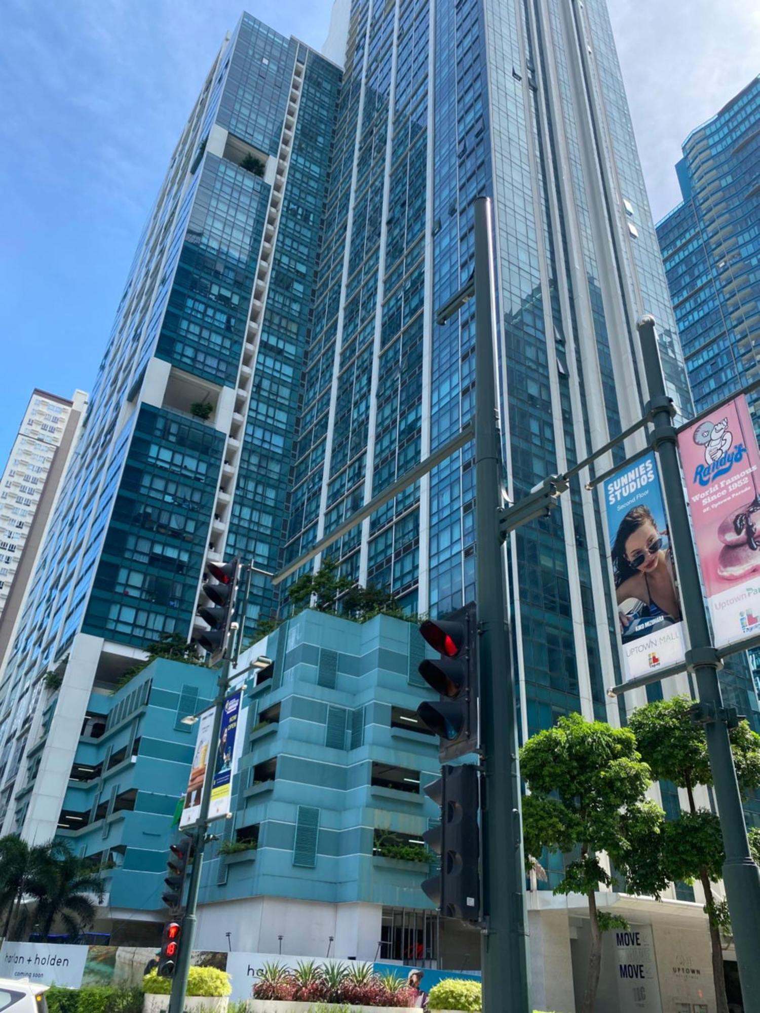 1 Bedroom Uptown Bgc Across Uptown Mall Manila Exterior foto